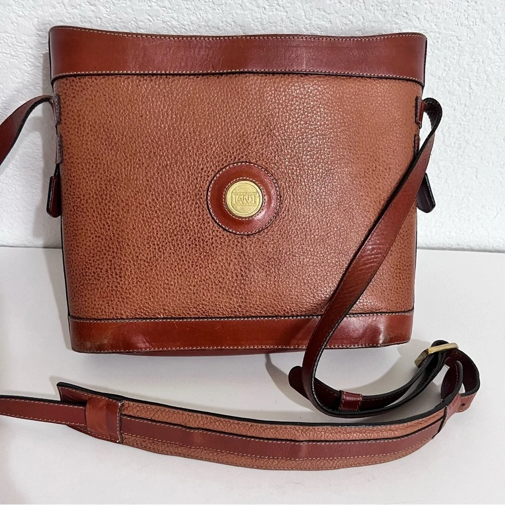 Land vintage brown