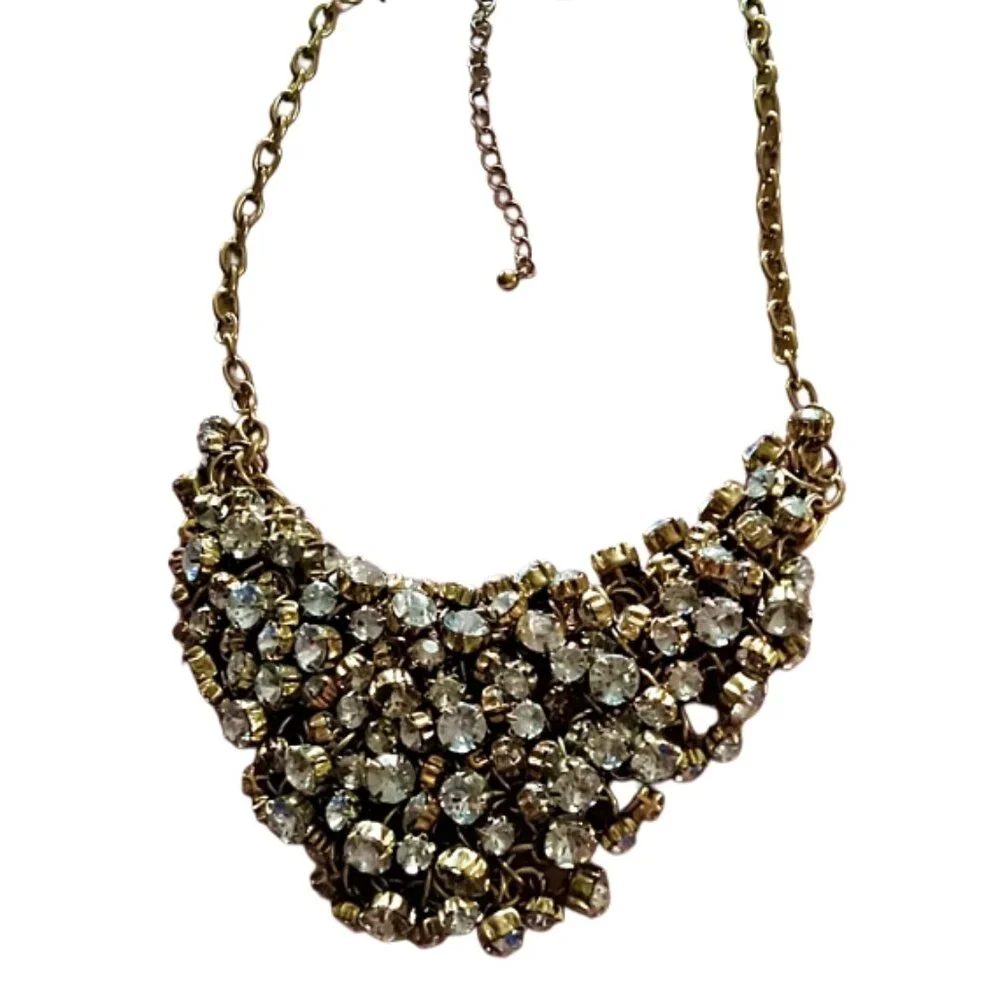 Unbranded stainless statement