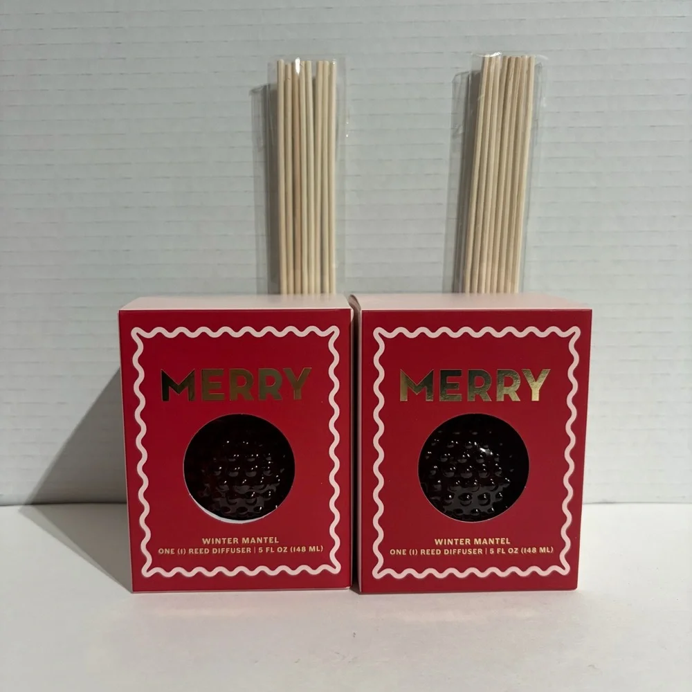 Lot 2 MERRY Reed Diffuser Silkcraft HD Designs Red Winter Mantel Scent 5oz NEW